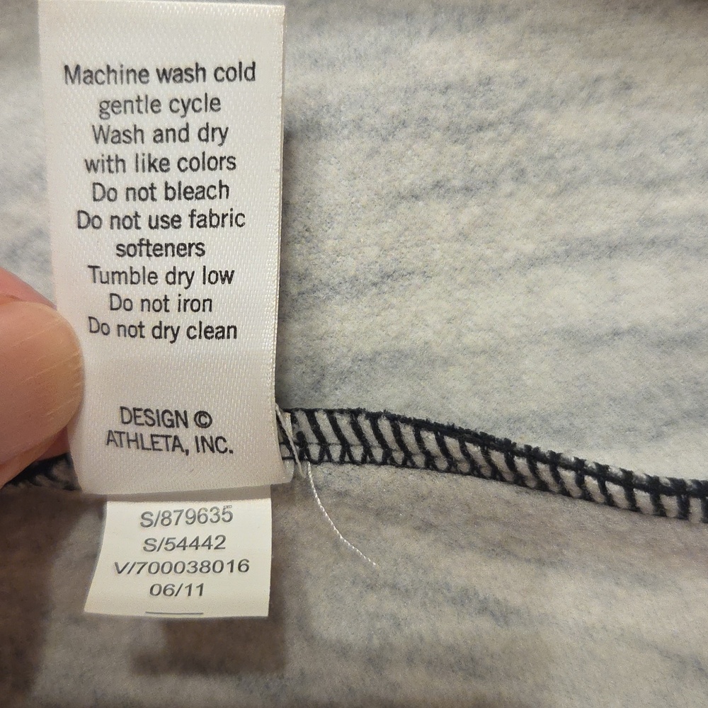 Athleta Pretty Black/Gray Mini Skirt In Very Good Condition! Stretchy Fabric. - Picture 6 of 10